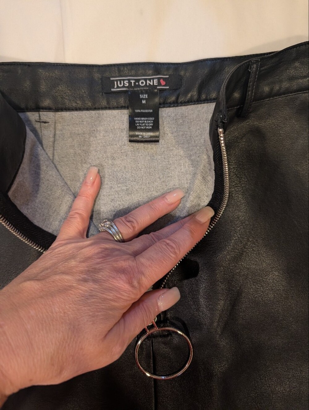 Black Faux Leather Mini Skirt with Front O-Ring Zip sexy goth punk going out - Picture 4 of 7